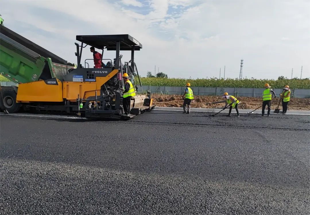 1698225107809872.jpg 工作.jpg