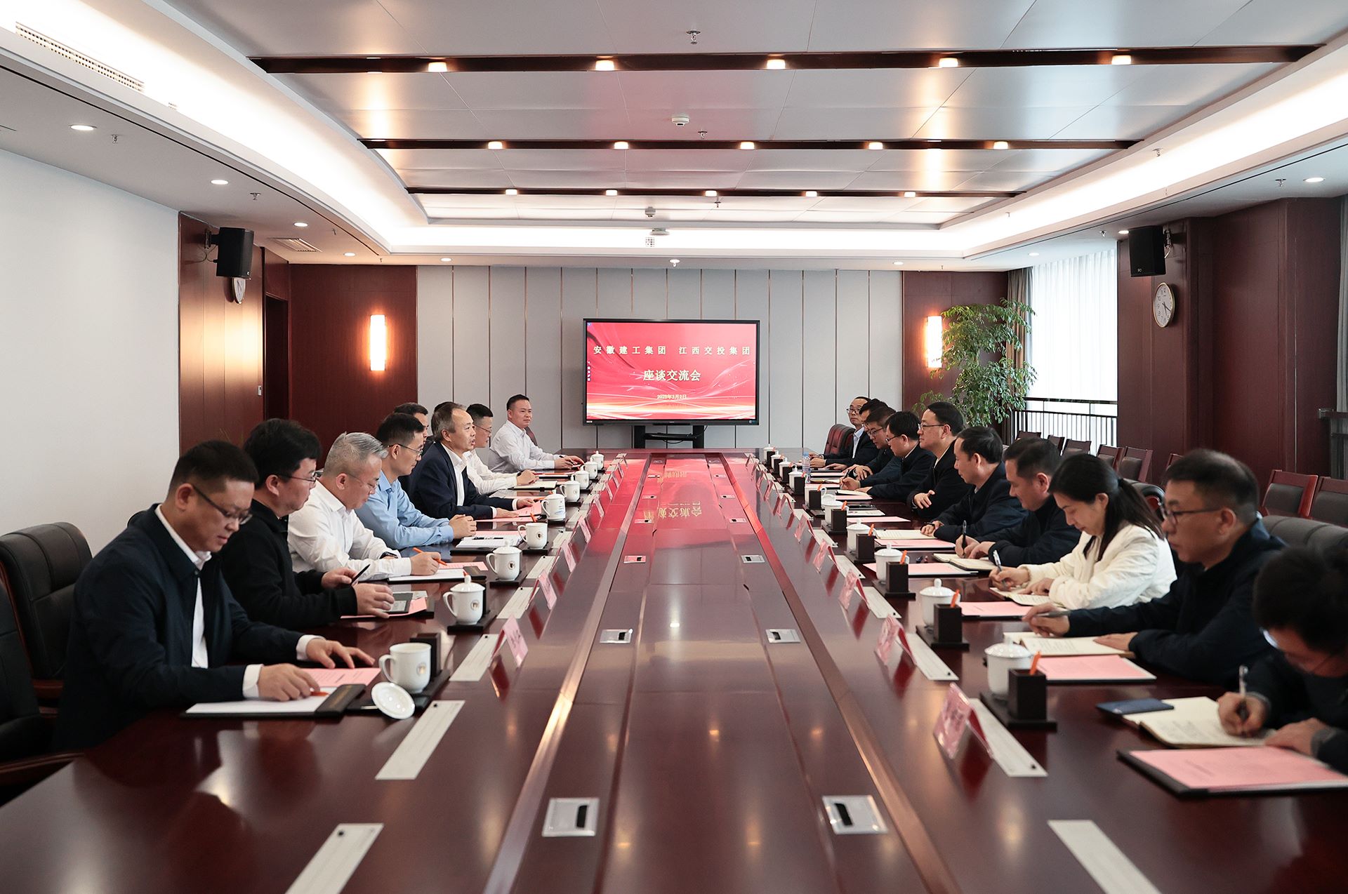 1740963747778726.jpg jt22.jpg