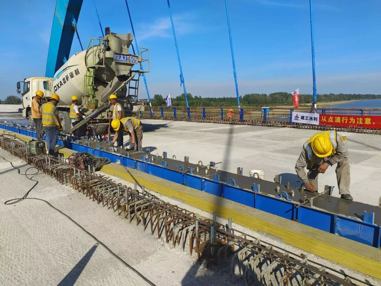 1752458647116469.jpg 4.jpg