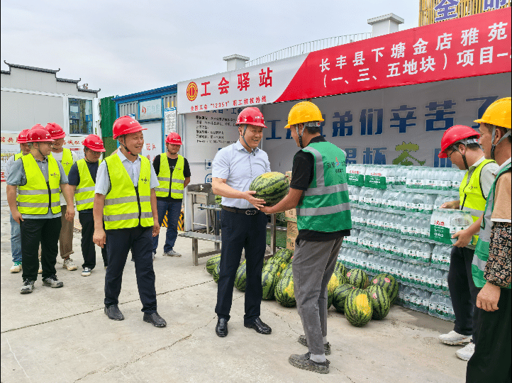 1752804782810245.gif 1.gif