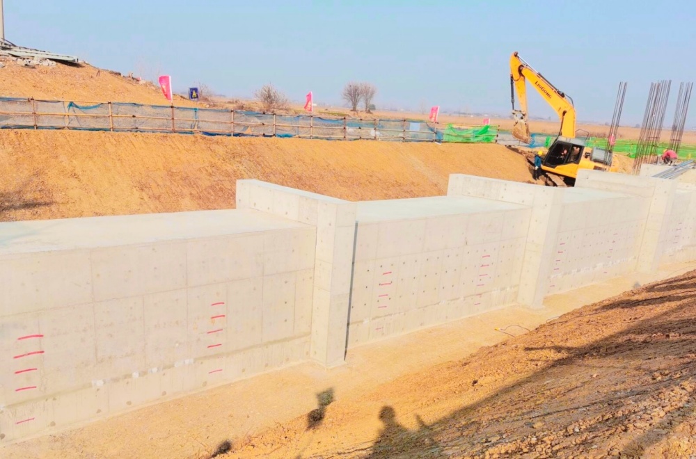 1758069810224109.jpg 淮河流域一般行蓄洪區(qū)建設(shè)工程(淮南段)施工 2 標(biāo)項目1.jpg