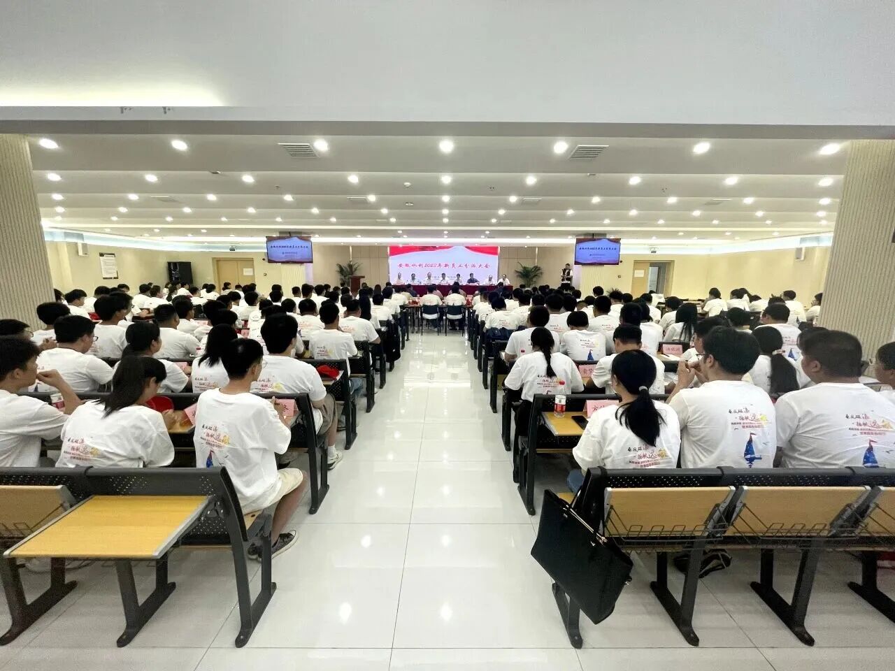 1766371357231769.jpg 新員工培訓(xùn).jpg